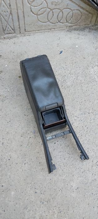 Мерседес Бенс W210 га бар, подлокотник билан прикуритель