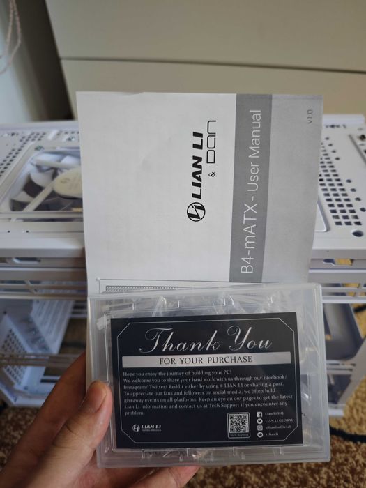 Корпус Lian Li B4