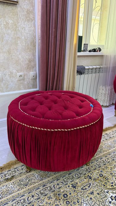 Диван, 2 кресла, пуфик и шторы