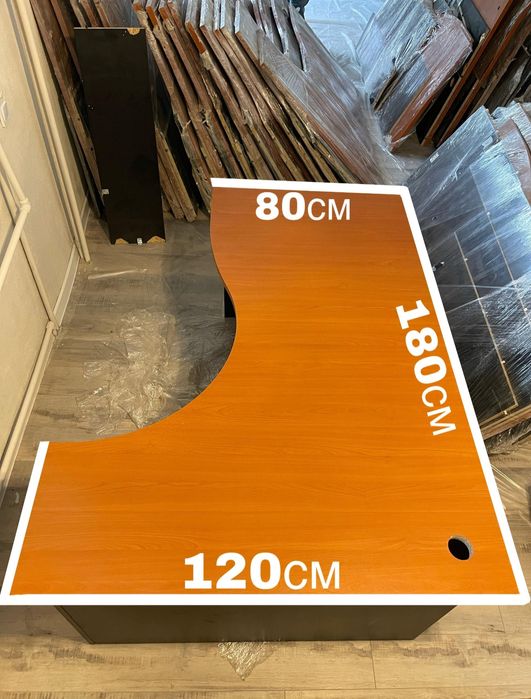 Офисный стол в отличном состоянии