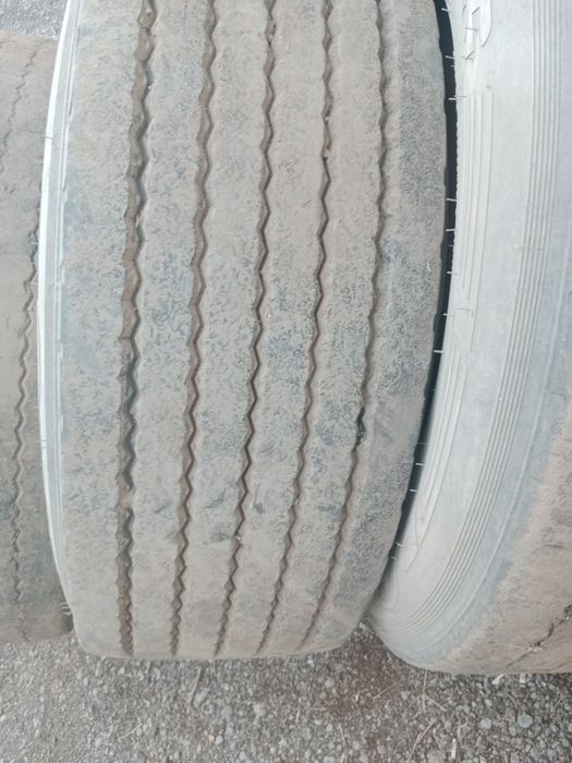 Продам шины на полуприцеп