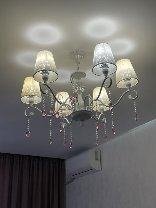 Продам люстры в отличном состоЯнии