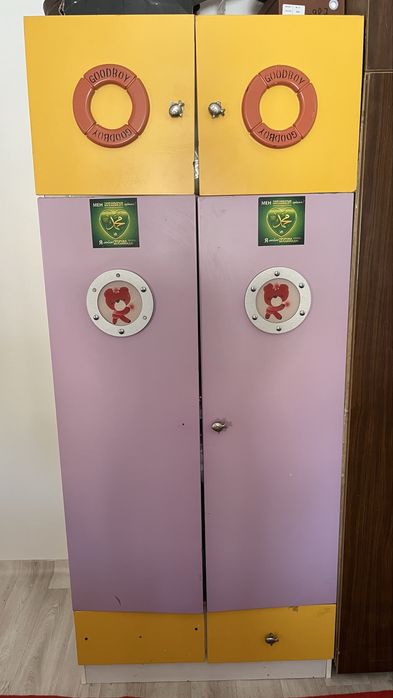 Детский кровать и шкаф