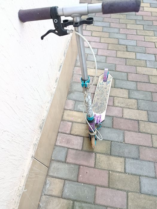 Vând trotineta din dur aluminiu ăn state bună de funcționar