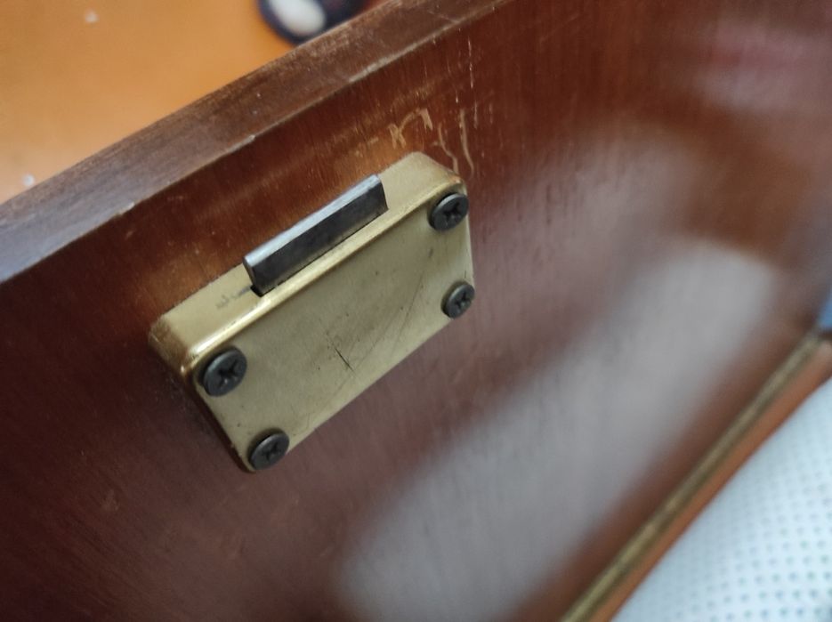 Продам советские сервант и комод