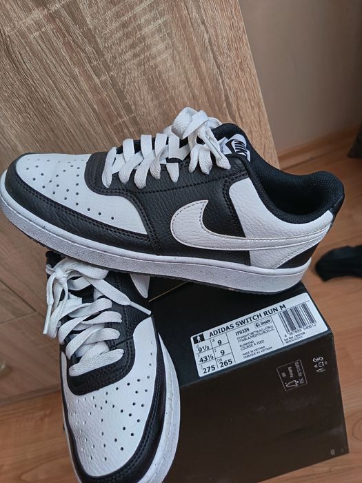 Дамски кецове NIKE original 37.5 Черно бели цена 35 евро