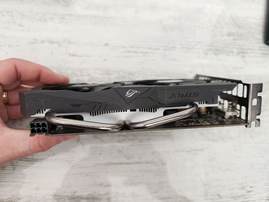 Видео карта AMD ASUS STRIX Radeon RX 560 4GB