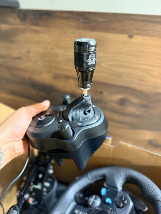 Logitech G29 + скоростен лост + хидравлична ръчна спирачка