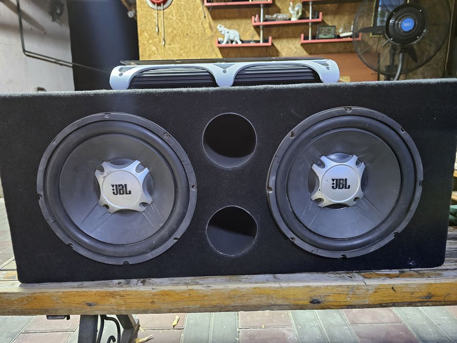 Продам JBL сабвуфер