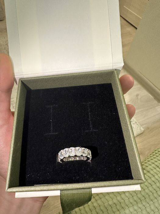 Продам серебрянное кольцо 18 размера