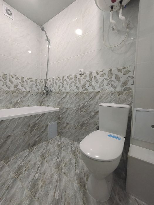 Срочно 1ком квартира с РЕМОНТОМ в Поселке..Продам .Кирпич