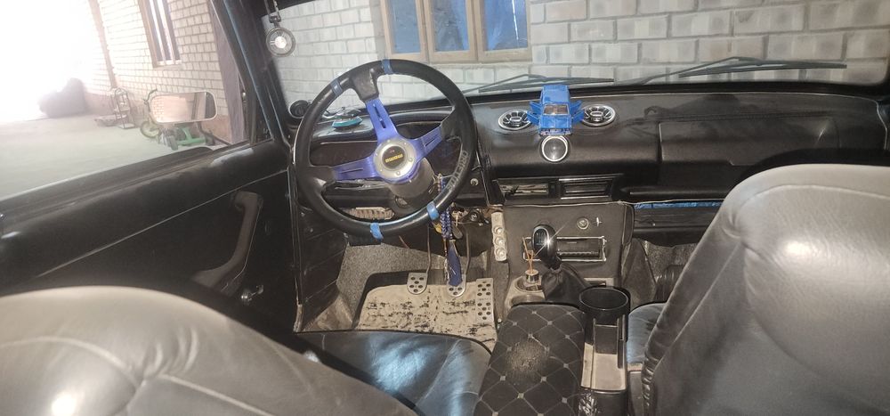 Vaz 2106 sotiladi