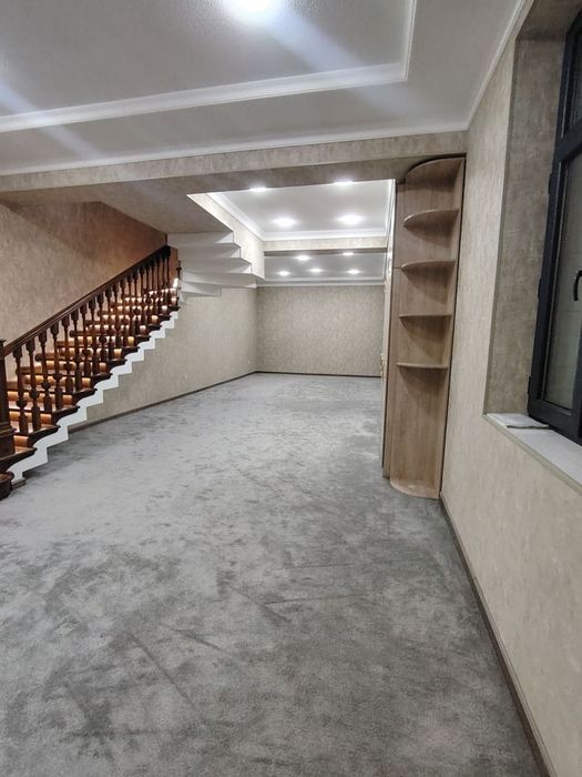 470000у.е Ипакчилик Евро Дом 6 сотик 6 комнатные