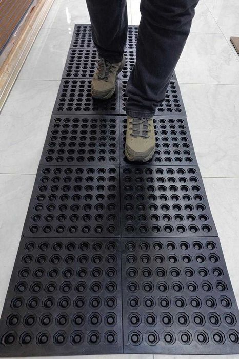 Противоскользящий резиновый коврик 60×90 см для бара, лестниц и входа