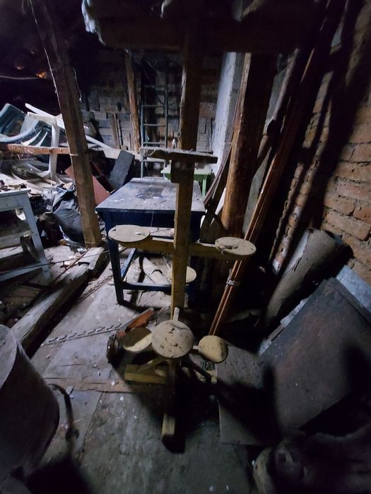 Дървен цветарник