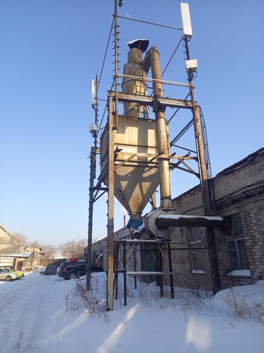 Столярные станки и бункер