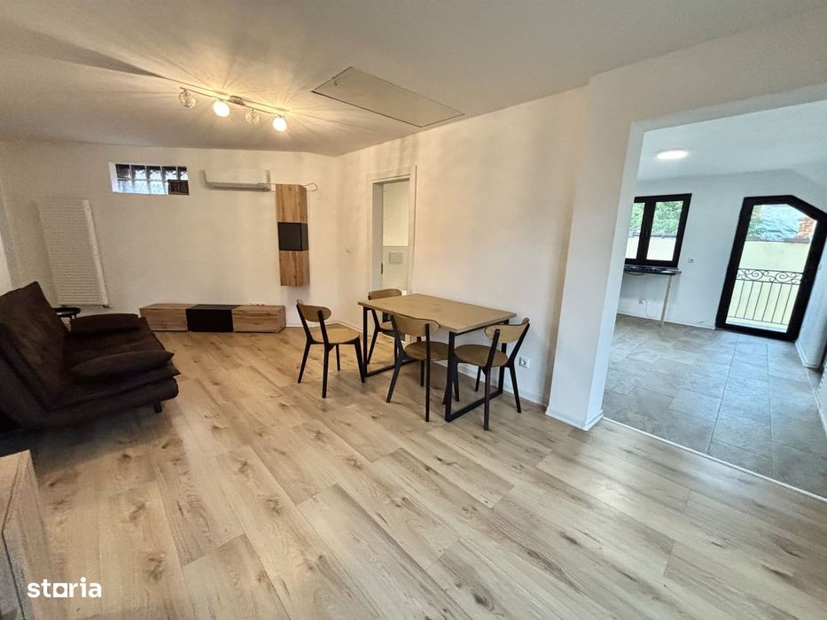 Apartament 3 Camere Spațios, Mobilat,  Curte și Balcon [ Zona Centrala