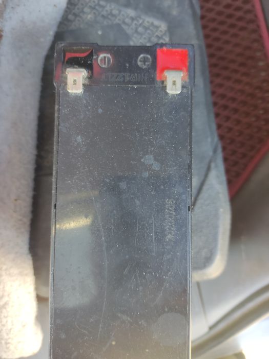 Аккумулятор 12V, 7 Ah.