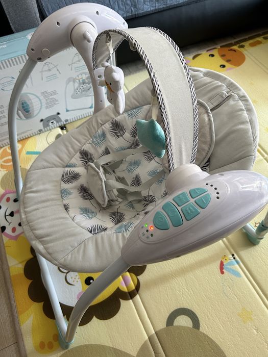 Vând balansoar electric bebe