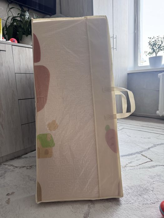 Деткий термо коврик и манеж с игрущками