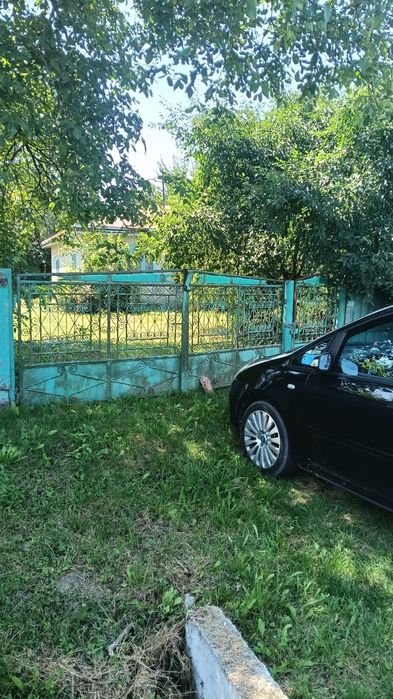 Casa si teren de vânzare