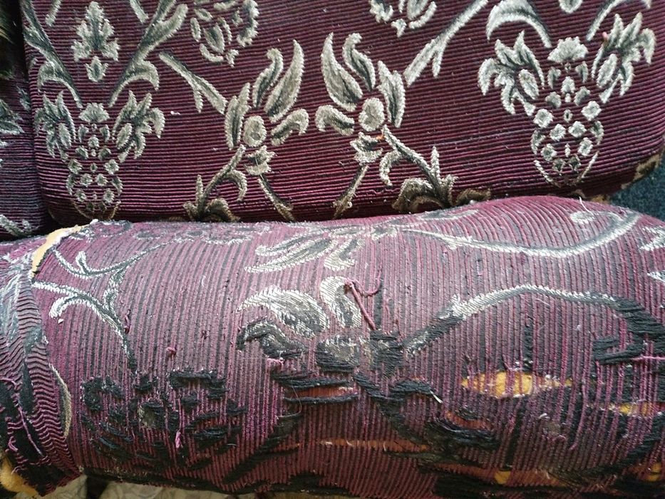 Диван  и софа      б.у. даром.