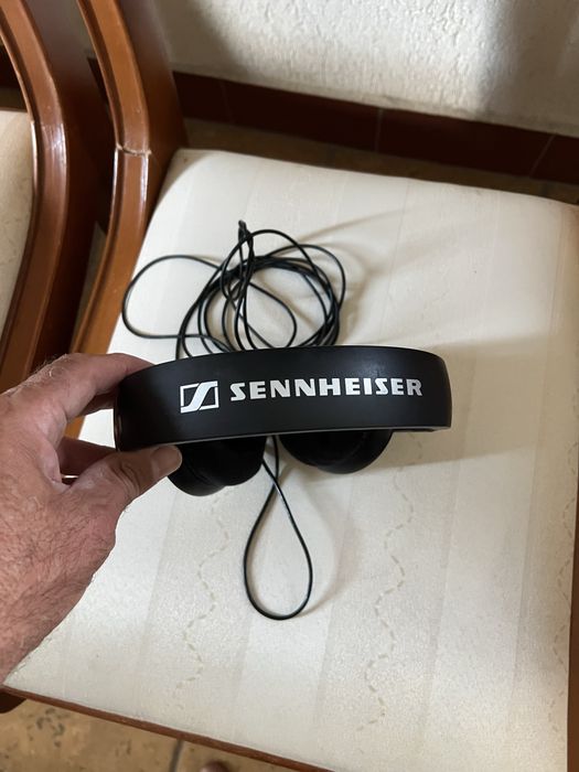 Casti Sennheiser si Sony