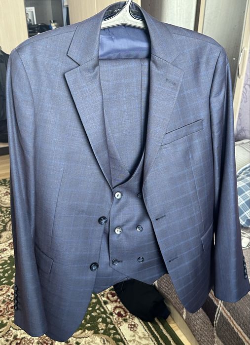 Мужской костюм размер 46