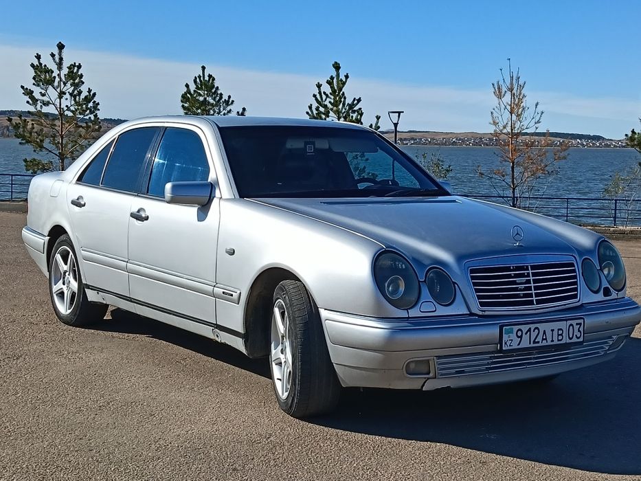 Продам Mercedes-Benz E320 4Matic, 1997 г.