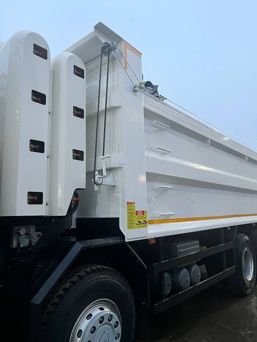 Автосамосвал Sinotruk HOWO 8х4 CNG - 31 тн