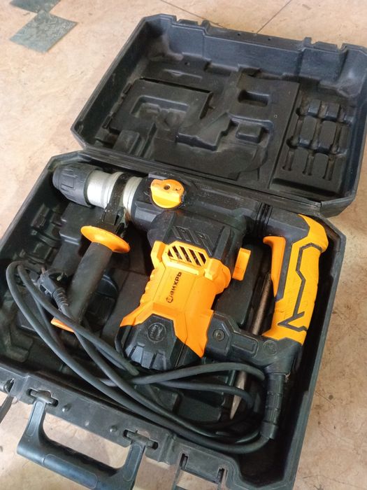 Перфоратор вихрь