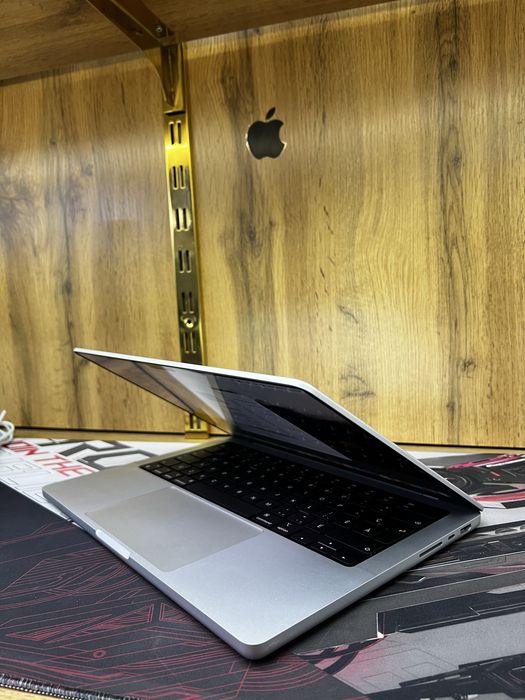 MacBook M2 pro 16/512 99% 40 sikl