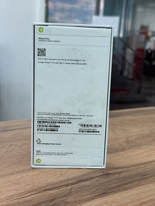 Продам Iphone 17 pro 256Gb