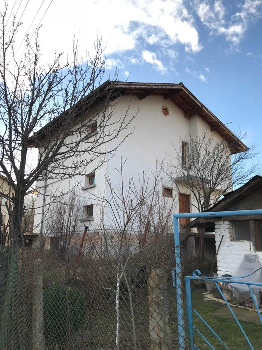 Продава се Къща в с. Върбница, Област София-област - 260 кв.м за 377 €/кв.м - Снимка #1