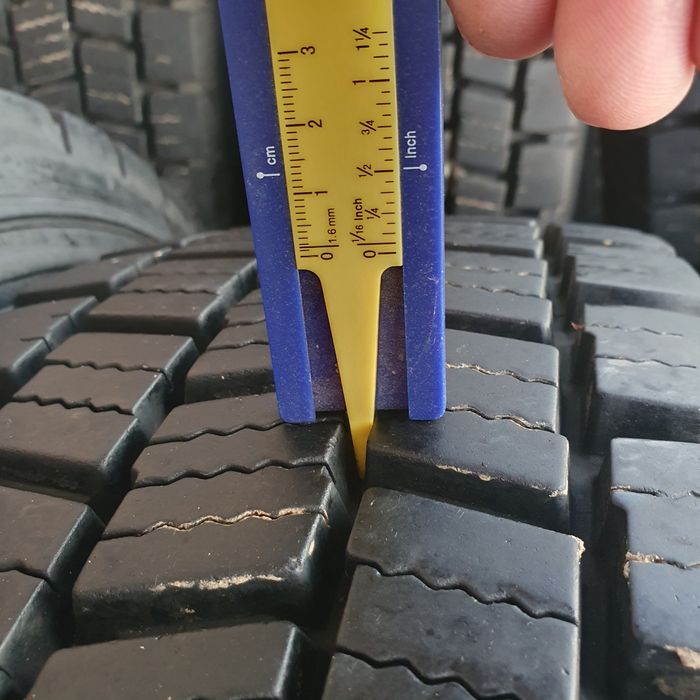 Anvelope 225 75 17,5 Michelin.
