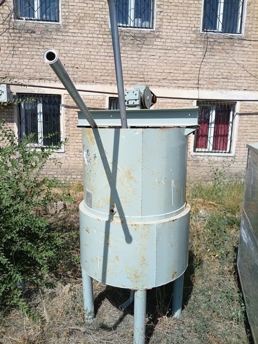 Смеситель с моторчикам