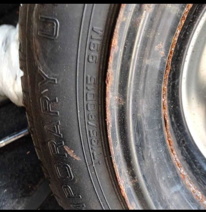 Nissan Almera резервна гума накладки оригинален ключ тампон NM-N16