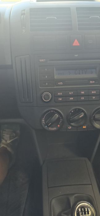 Продавам Polo газ бензин