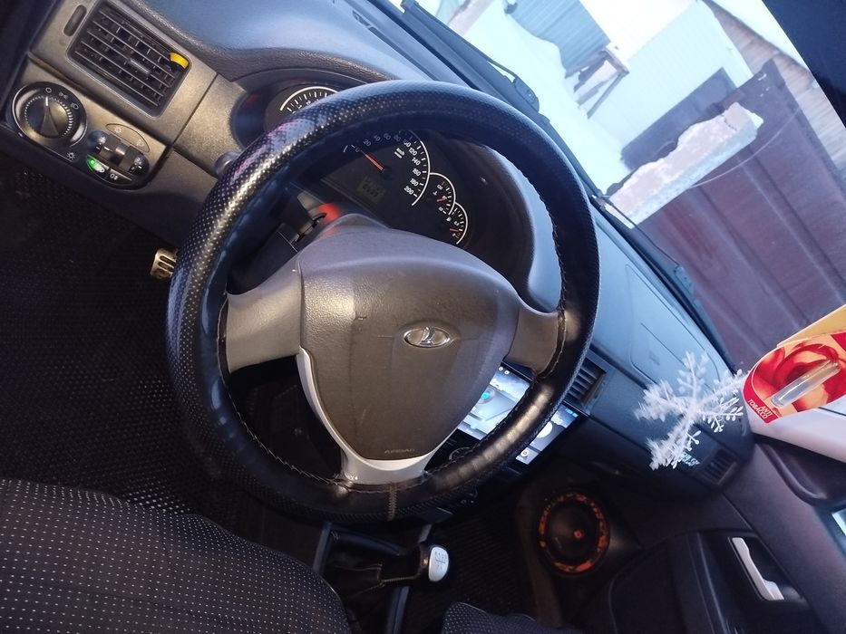 Лада приора в хорошем цвете с гбо