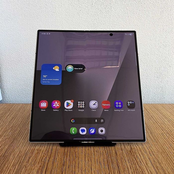 Samsung Galaxy Z Fold7 512GB Silver Shadow – гаранция + подарък калъф