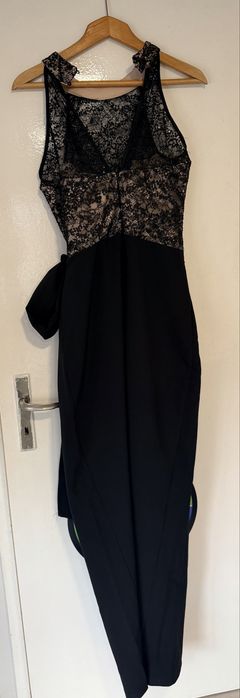 Официална дълга рокля с интересно бюстие