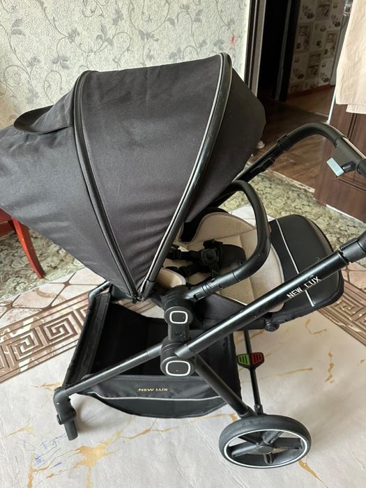 Продается коляска в новом состояний