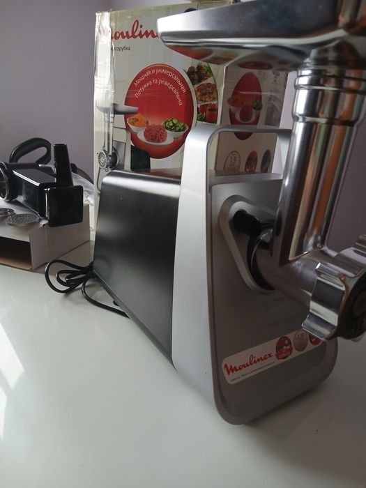 Мясорубка  Moulinex HV3