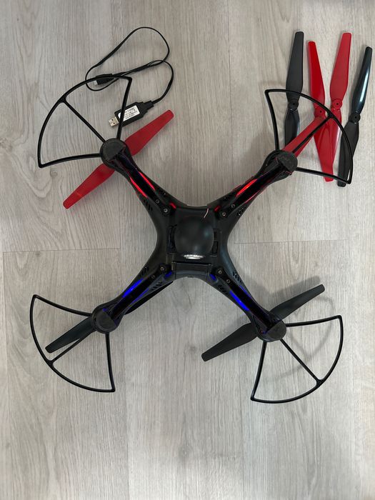 Дрон Explorer RC Quadcopter