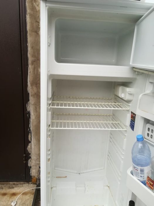 Холодильник б/у Indesit