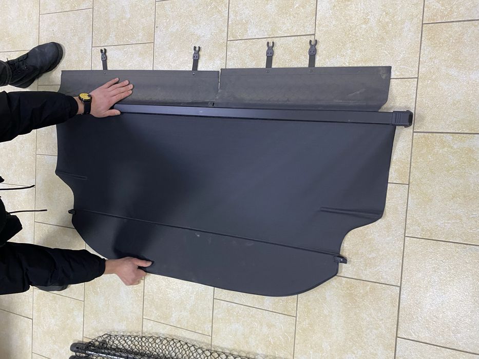 Багажная шторка.