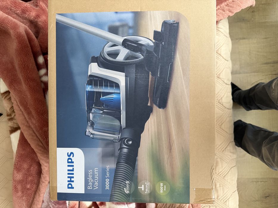 Vand aspirator fara sac Philips