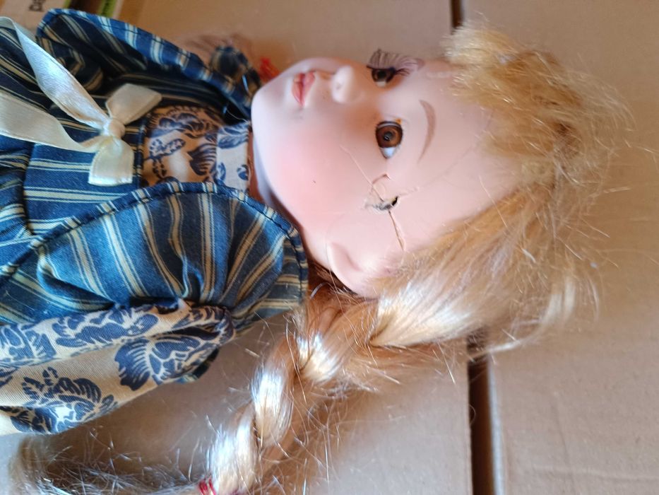 Стари порцеланови кукли