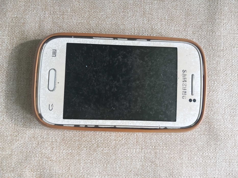 Продавам телефон Samsung