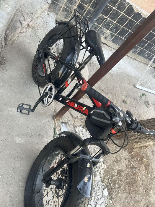 Прдается фитбайк 20х4.0